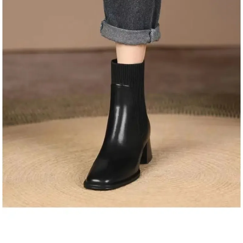 Женские ботинки на толстом каблуке коричневые универсальные высоком с