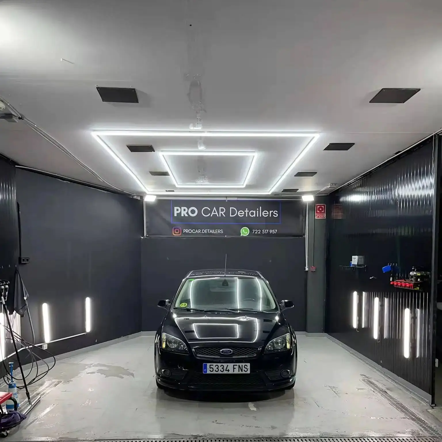 Индивидуальное производство Прямоугольная форма гаража светодиодная лампа