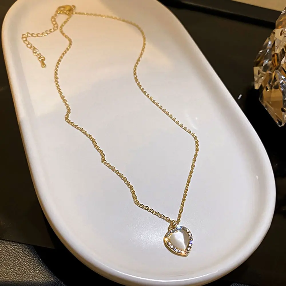 

Sweet Heart Shaped Pendant Temperament Shiny Zircon Clavicle Chain Necklace for Women Girls Jewelry Gift