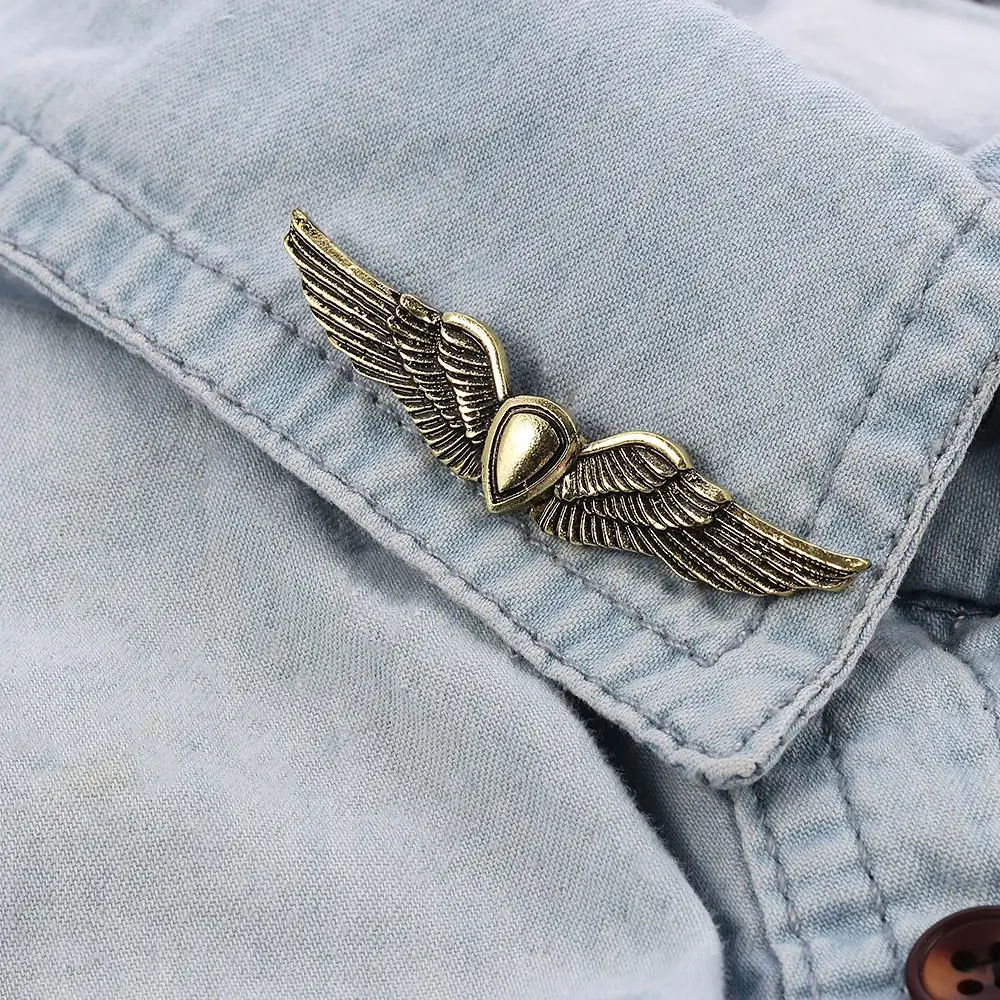 

The Last of Us 2 Ellie Backpack Pins Badge Tlou Rocket Spaceship Wings Brooch Pin for Women Men Cosplay Jewelry