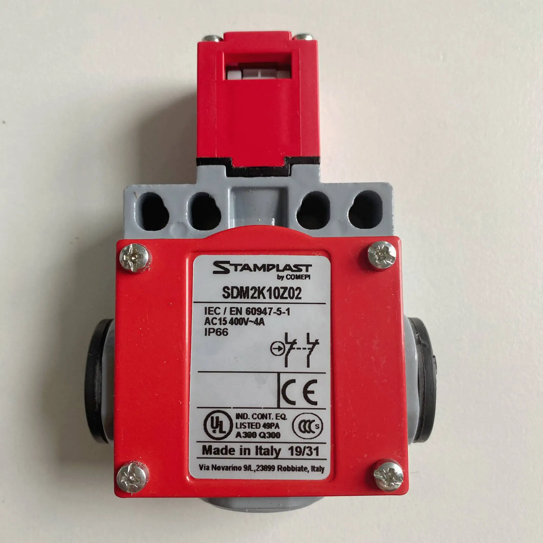 

Новый оригинальный ограниченный переключатель COMEPI SDM2K10Z02