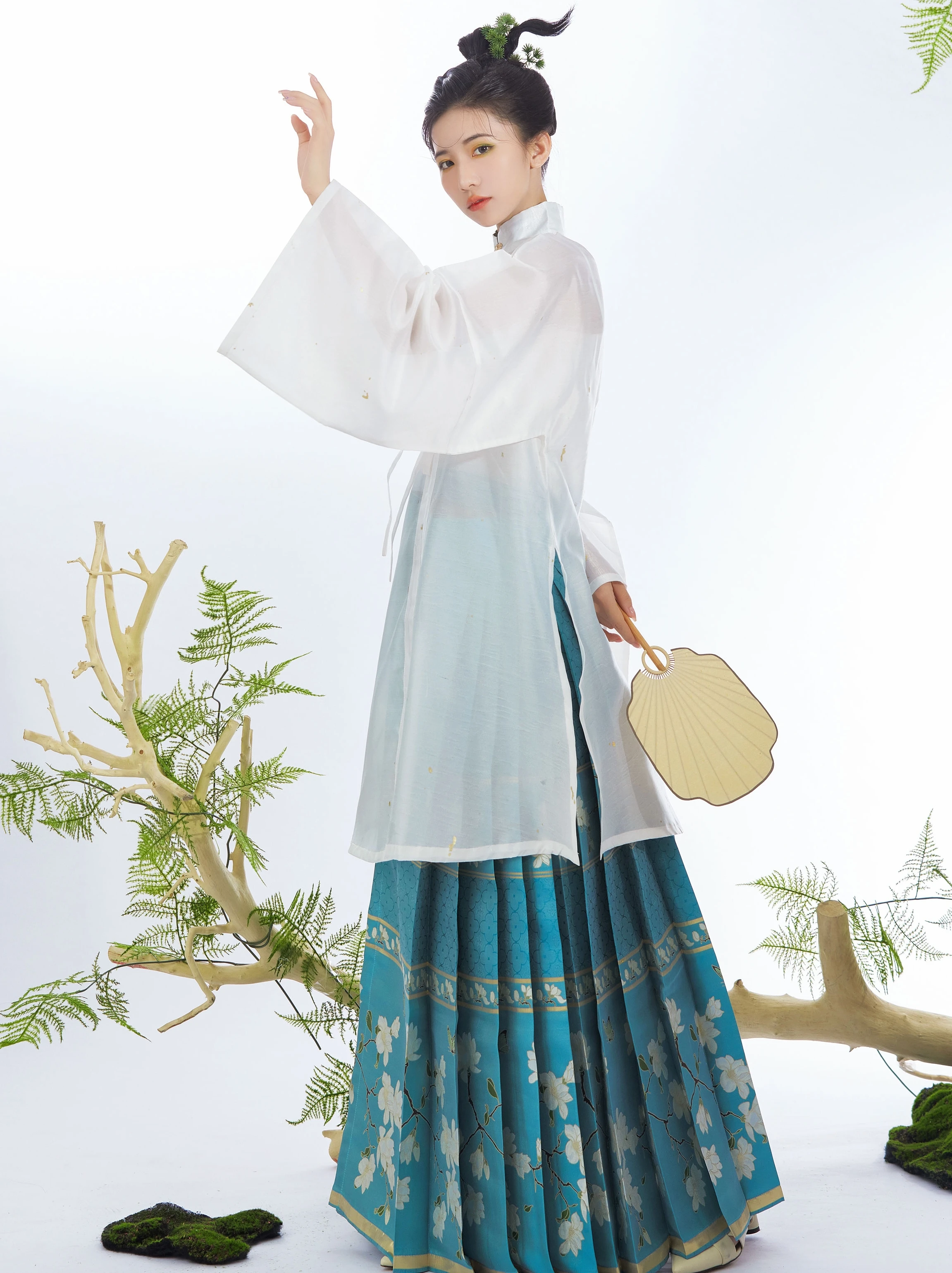 

Оригинальная женская повседневная одежда Hanfu для работы в стиле mamian qun, синяя тканая ткань, имитация золота, макияж, Цветочная система Ming, Цве...