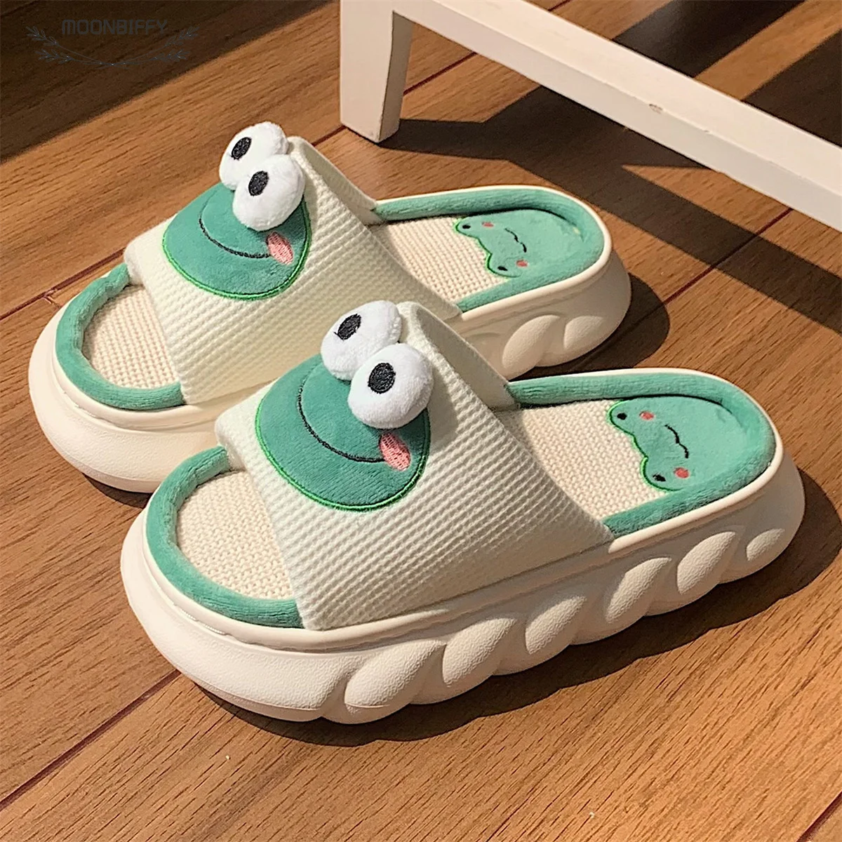 

2022 Lovely Frog Linen Slippers Women Couples Non Slip Thick Soled Spring Summer Cotton Linen Cool Slippers Home Slipper Shoses