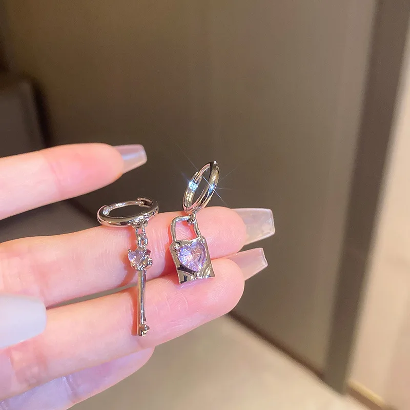 

Korean New Trendy Pink Crystal Loce Key AB Earrings For Women Delicate Jewelry Personality Pendientes Brincos