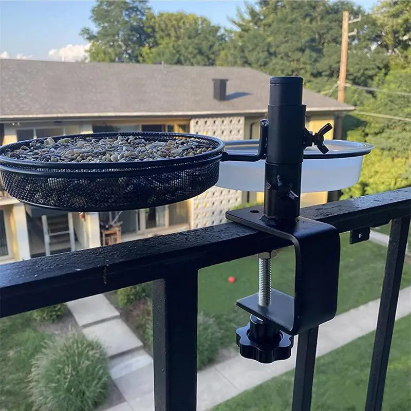 Кормушка для птиц с сетчатой подставкой на 360 градусов