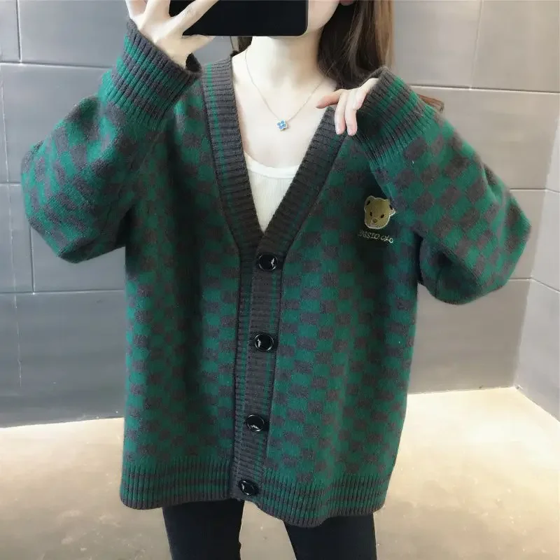 Женский кардиган в клетку осенняя коллекция 2024 модная свободная вязаная куртка