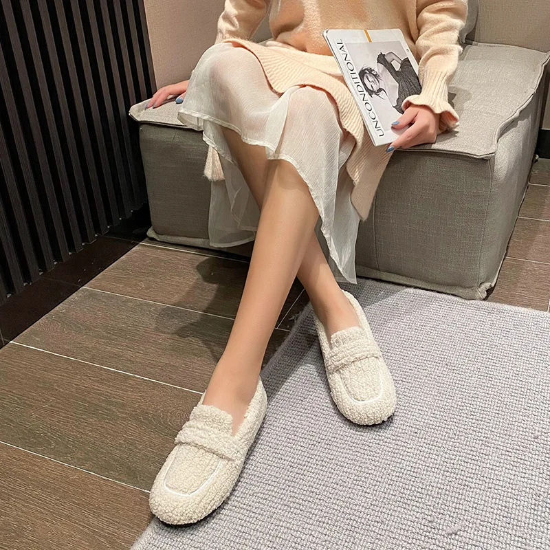 Winter 2022 new cashmere lamb flat single shoes for women Korean fashion design warm large size 41-43 bean shoes tenis de mujer