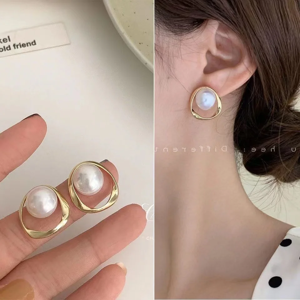 

French Design Irregular Pearl Earrings For Women S925 Silver 2023 New Vintage Stud Earrings Fashion Jewelry
