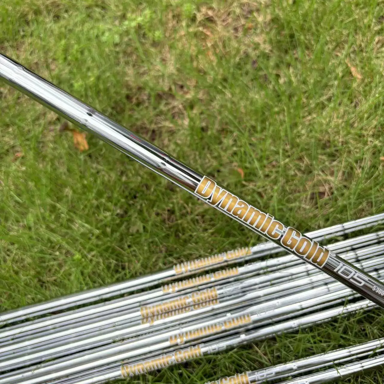 105 динамические золотые клюшки для гольфа 300 S/R утюги валы серебряный стальной