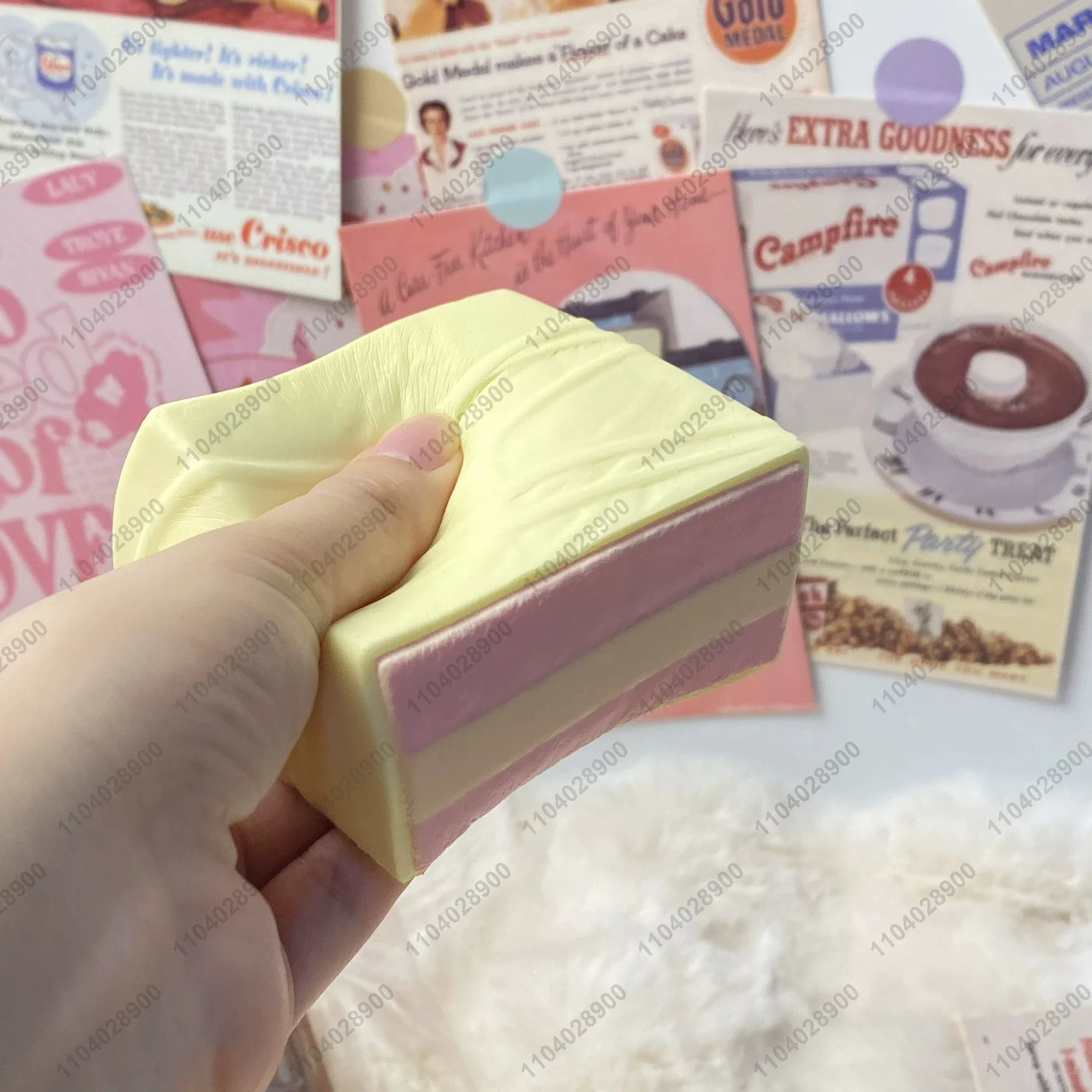 Тирамису торт мягкая игрушка медленно растущая белая шоколадная клубничная для