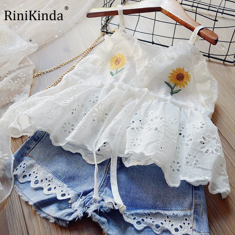 

Baby Girls Set Spring Summer Infant Floral Embroidery Suspender Tops+Demin Short Suits Kids Baby Children Clothing C01