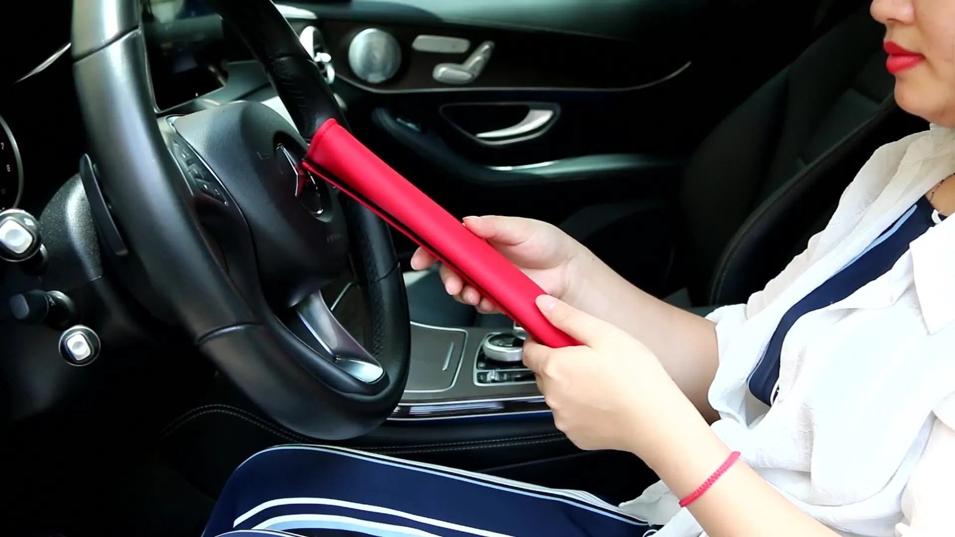 

Safety belt shoulder sleeve car for adults and Children General Safety Belt Extension Shoulder Guard factory direct sales