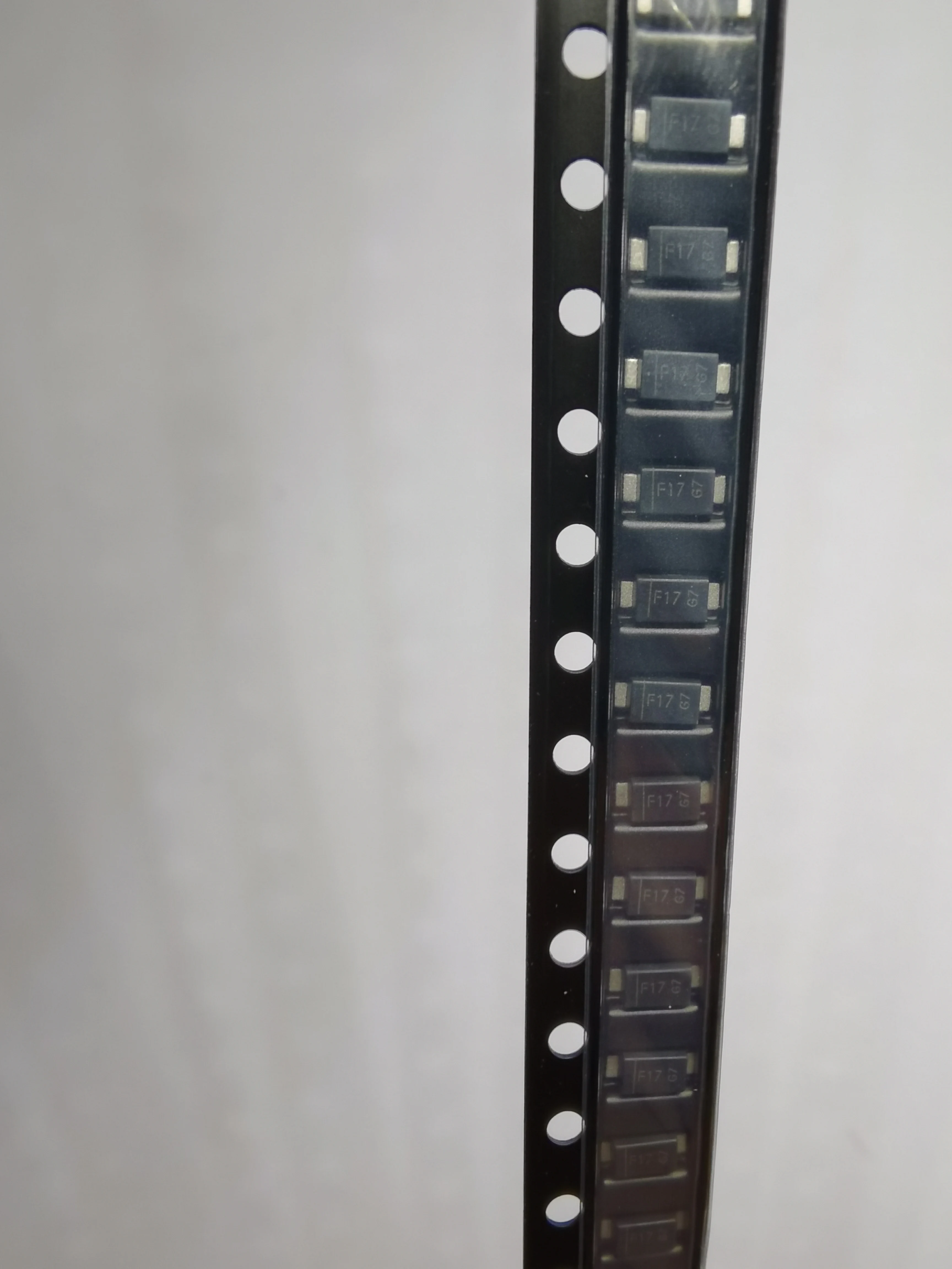 100% New Original 10PCS-500PCS/LOT DFLS160-7 Marking: F17 DIODE SCHOTTKY 60V 1A PWRDI123 IN STOCK | Diodes