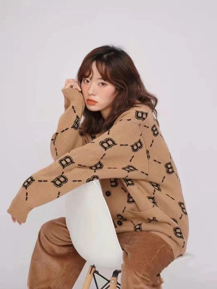 

2022 Autumn Women Trendy Brand Sweaters Winter Long Sleeve V-Neck Letters Knitted Loose Sweater Cardigans Casual Vintage Sweater