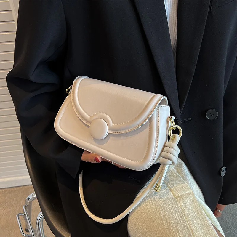 

2022 Women's Embroidery Thread Texture Shoulder Bag Fashion All-match Net Red Messenger Bag High-quality Casual Small Square Bag