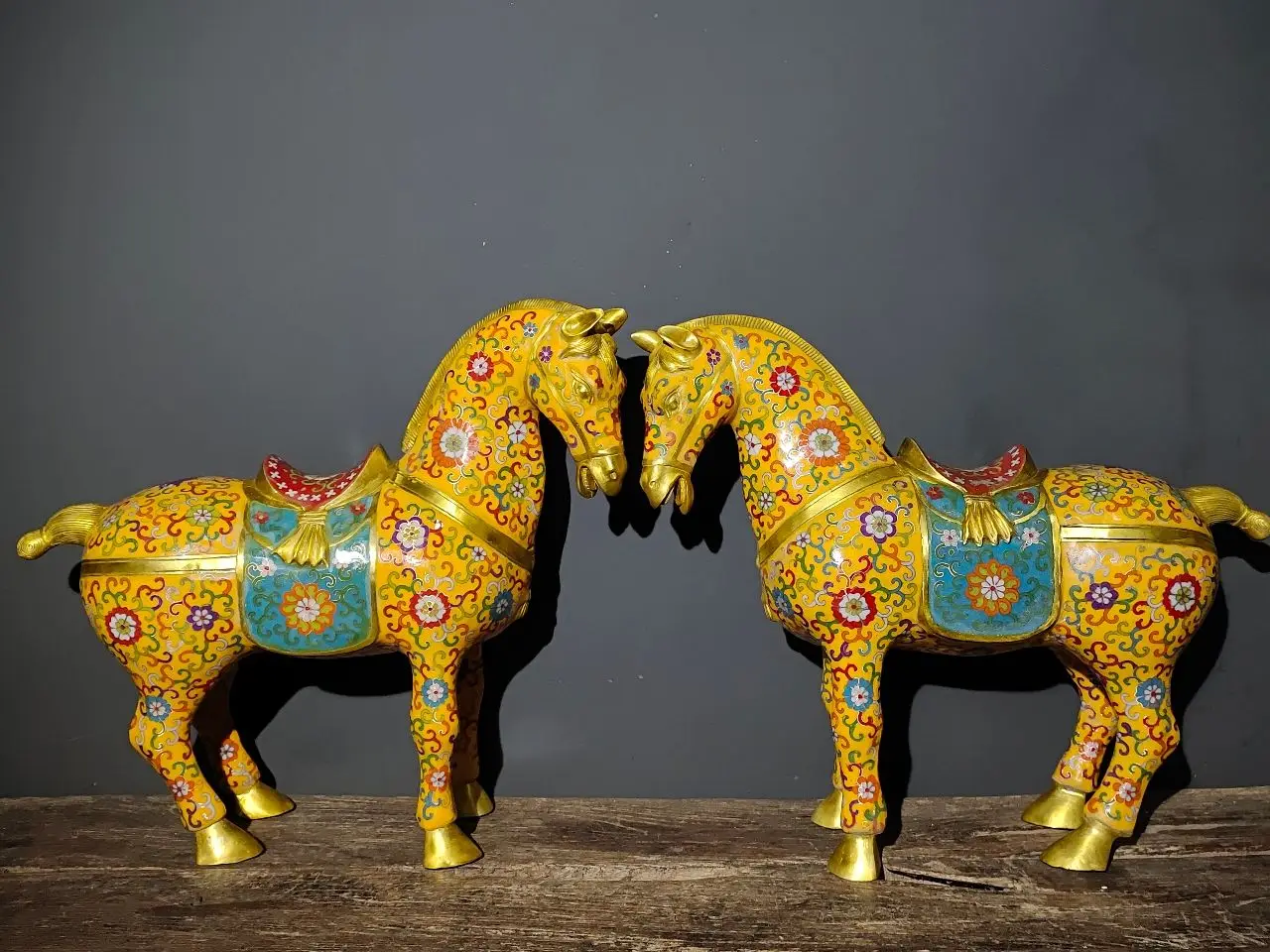 19Tibet Temple Collection  Old Bronze Cloisonne Enamel Flower texture Tang Ma War horse fine horse A pair Town house Exorcism