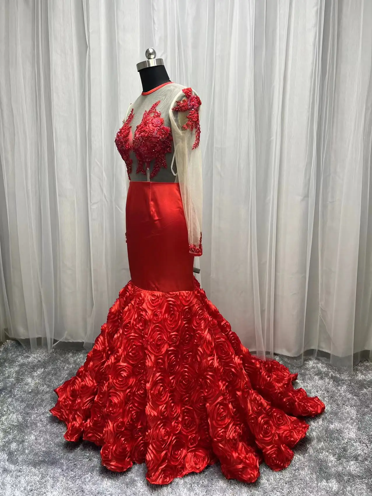 Женское платье для выпускного вечера красное элегантное бальное с длинным