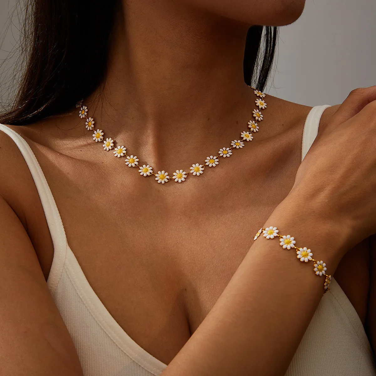 

Multicolored Flower Daisy Pendant Necklace for Women Accessories Creative Flower Neck Chain Card Neck Chain Necklace