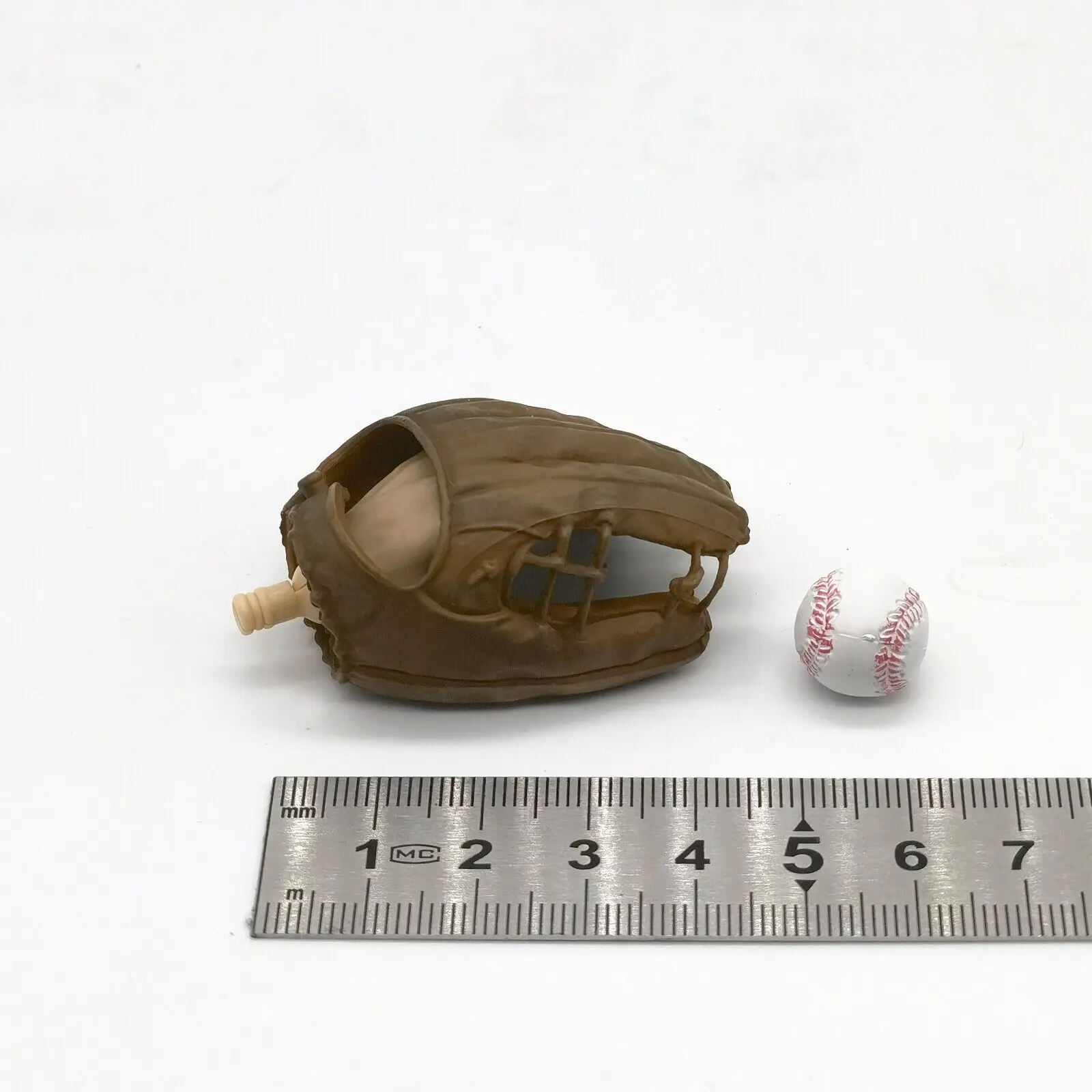 

Модель мужской бейсбольной перчатки в масштабе 1/6 для куклы 12 дюймов