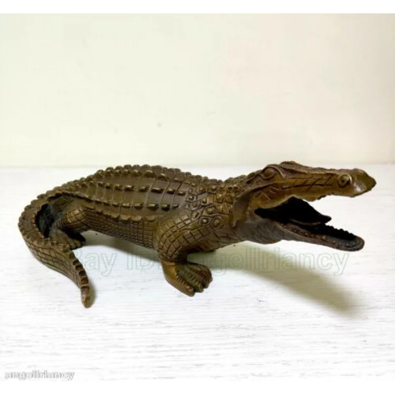 

Patung Antik Genius bumi kuno Asia tembaga patung perunggu buaya