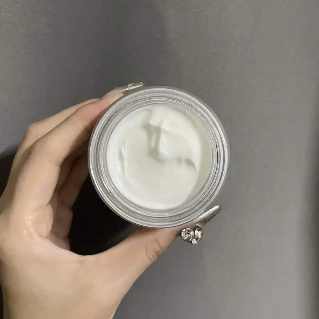 Восстанавливающая на ночь сухая кожа-рафинированная увлажняющая кожа для