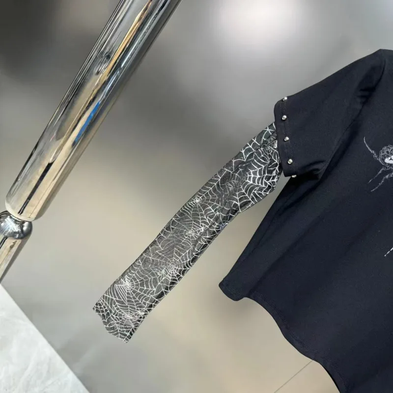 Женская футболка с длинным рукавом круглым вырезом и принтом