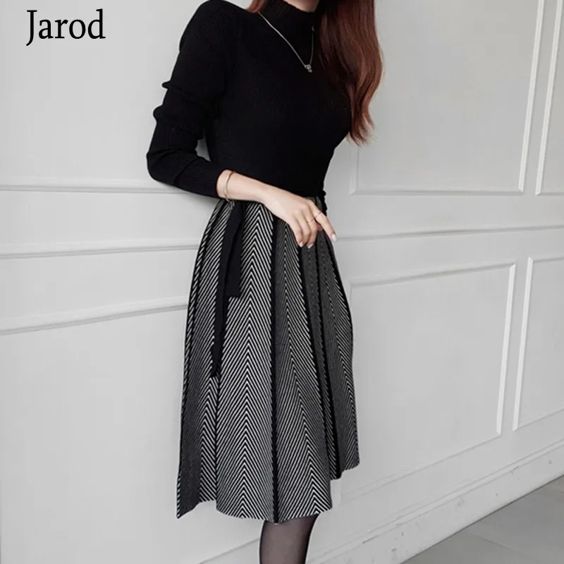 

Elegant Knitted Sweater pleated Dress Female Autumn Winter Dress Long Sleeve Sweater Women Dress Office Lady Casual Midi Dress