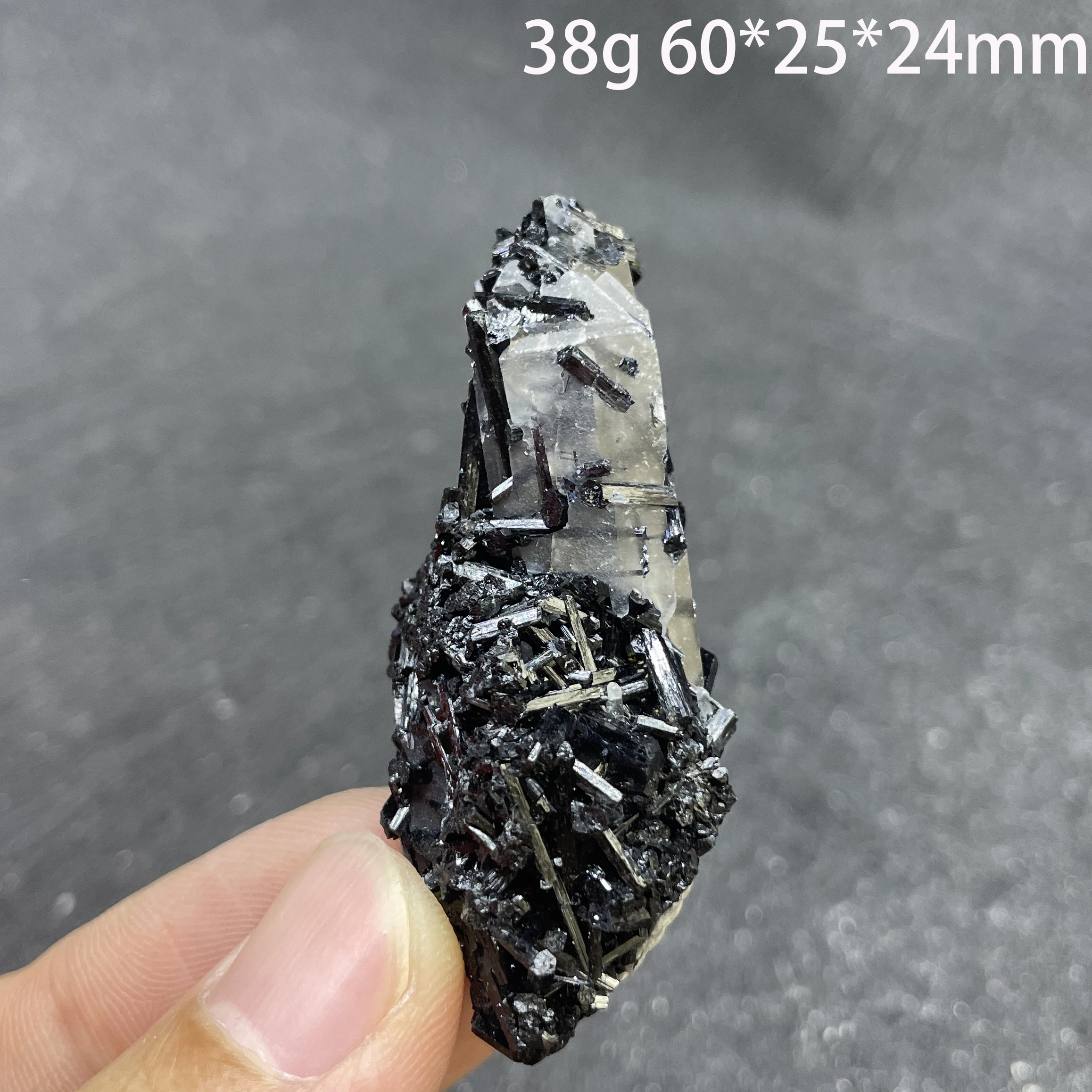 

Черный турмалин из Намибии