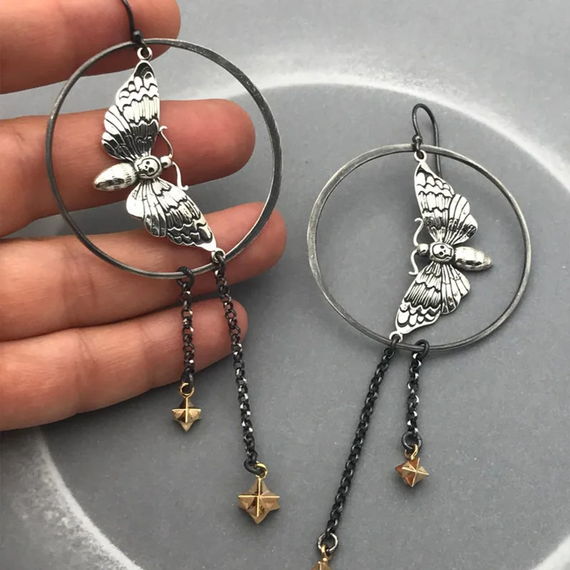 

Vintage Large Circle Skull Moth Hanging Earrings For Women Creative Design Long Chain Star Pendant Earring Jewelry For Her Gift