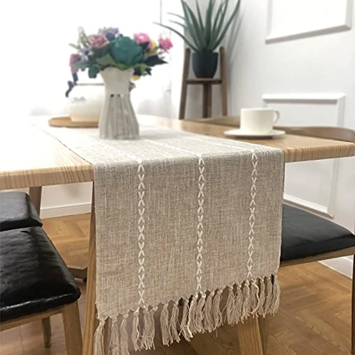 

Cotton Linen Farmhouse Table Runner with Tassels Retro Wedding Family Cabinet Table Cloth Decoration Cloth Hand-woven Placemat