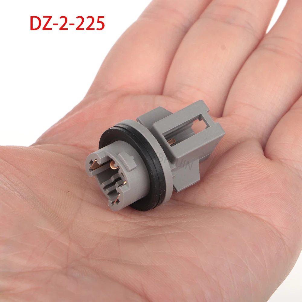 

1x 925013 Автомобильный держатель лампы A000 T10 W5W, цоколь для освещения номерного знака Hyundai KIA, аксессуары