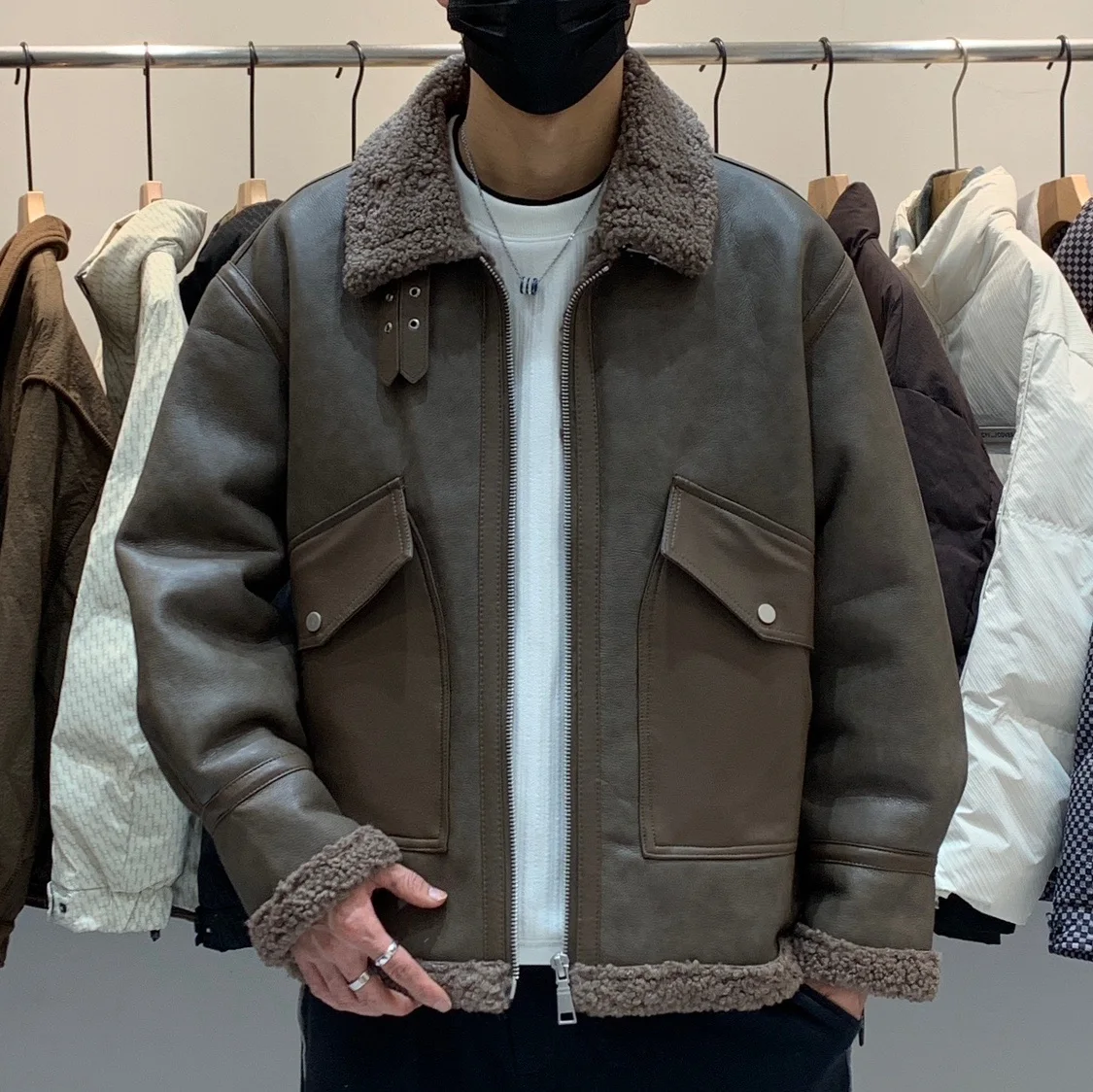 Зимняя корейская мужская кожаная куртка с лацканами и мехом универсальная