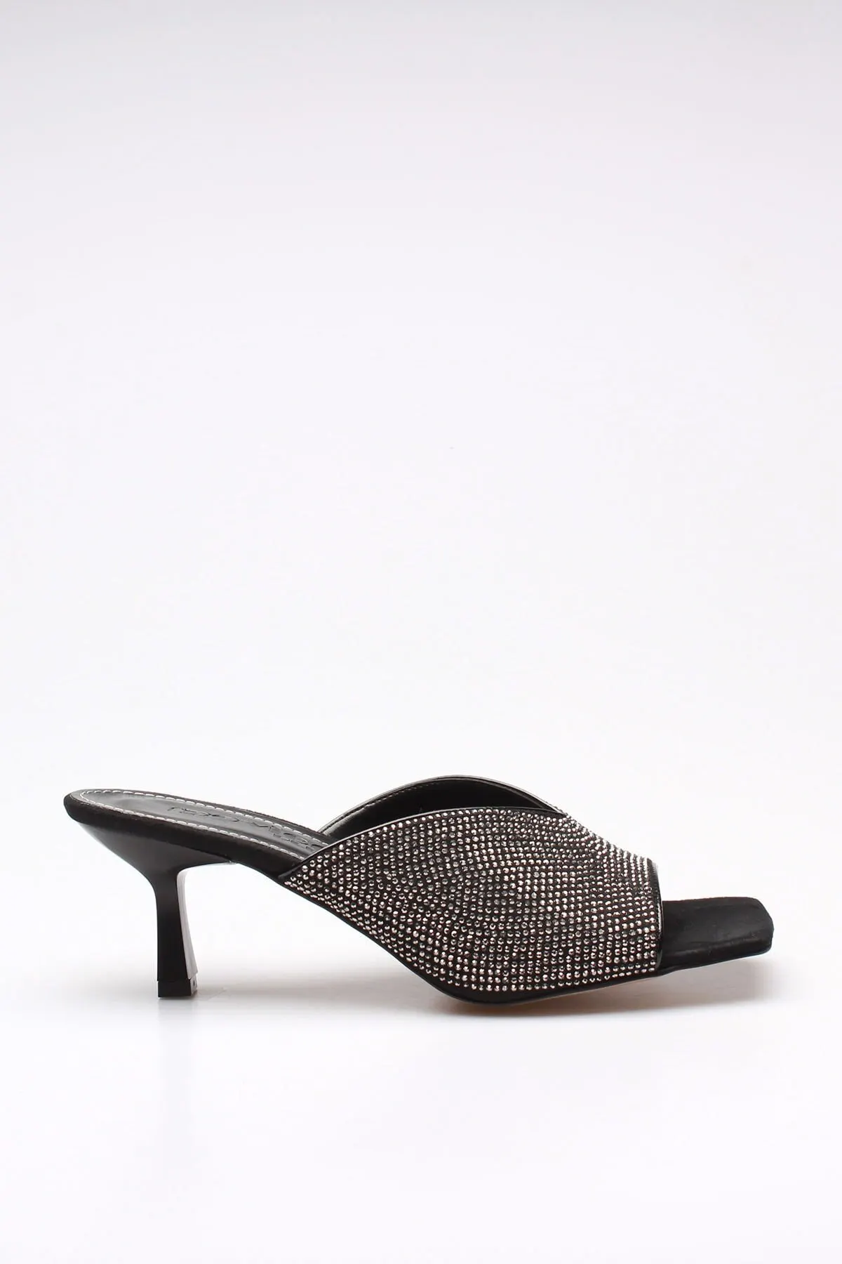 

Fashion Style women's Black Suede Stone Slippers Sandals And Slippers