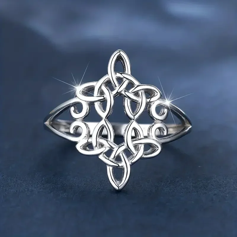 Женские кольца в кельтском стиле обручальные серебристого цвета с узелком