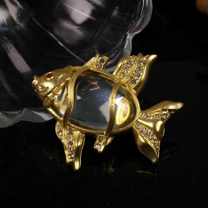 

Royal Fish bionic glass brooch Delicate and elegant brooch