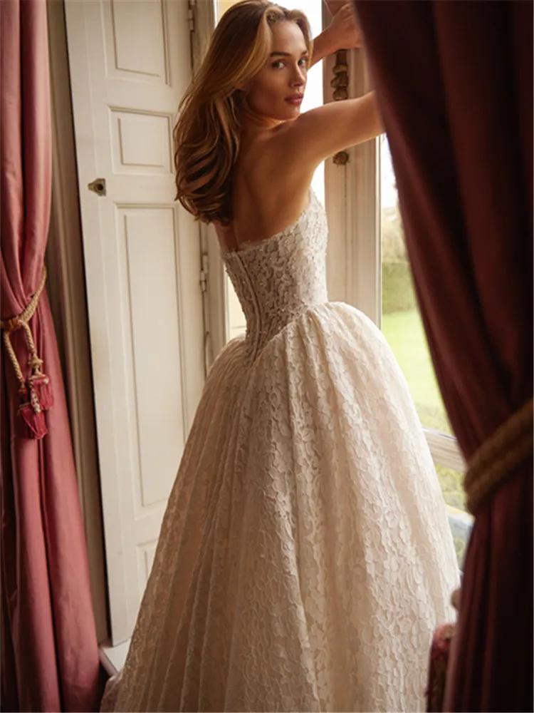 Женское свадебное платье It's yiiya белое кружевное с жемчугом на лето 2024