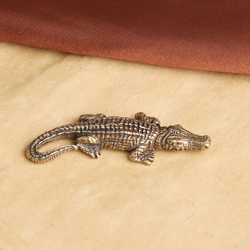 Античный бронзовый маленький статуя крокодила домашние украшения Ретро Медные
