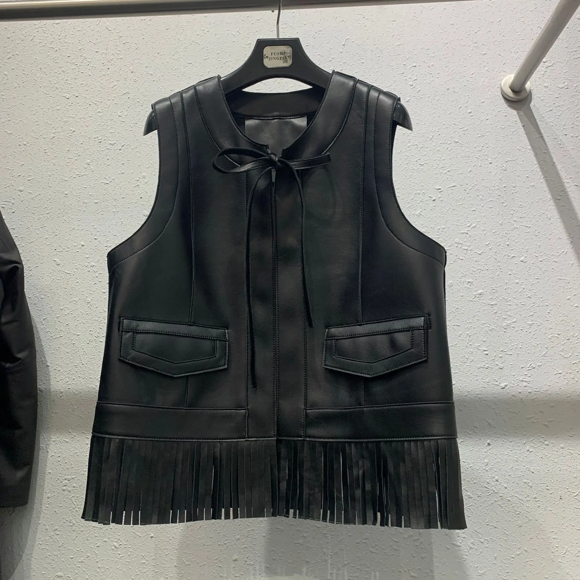 

Новый весенне-осенний кожаный жилет из овечьей кожи с кисточками универсальный модный кожаный жилет для женщин