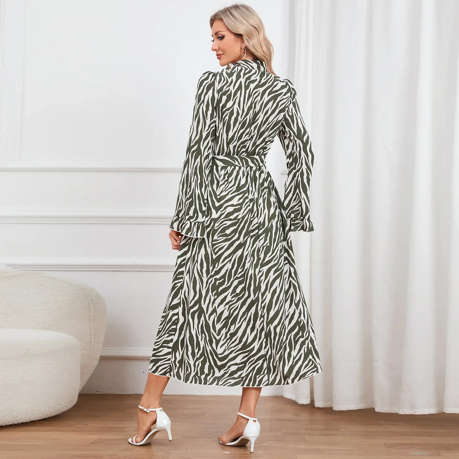 Женское винтажное платье в полоску элегантное осеннее средней длины с