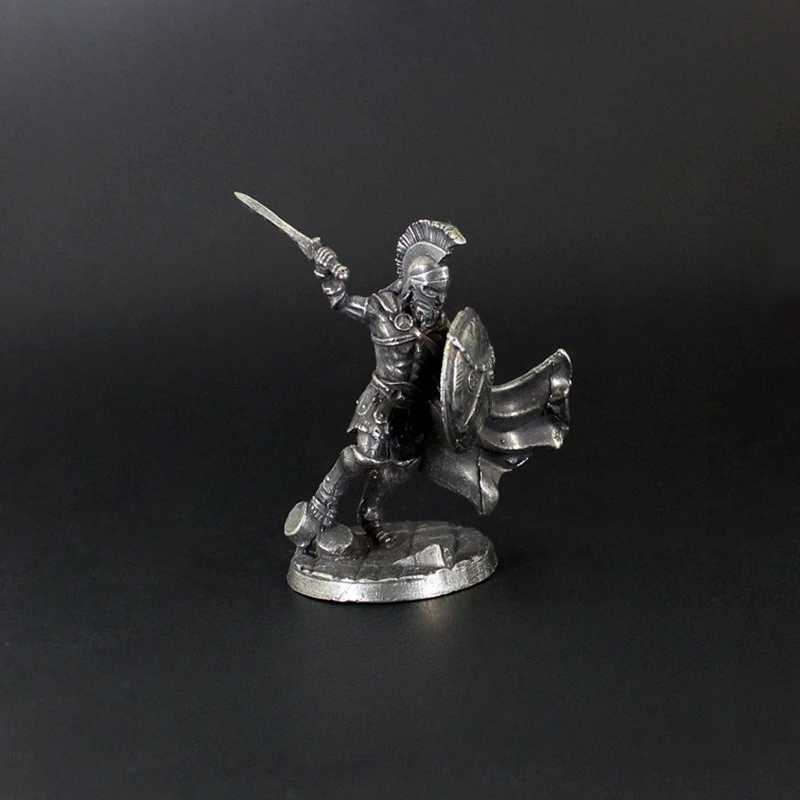 Миниатюрные металлические солдаты солдаты на переправе