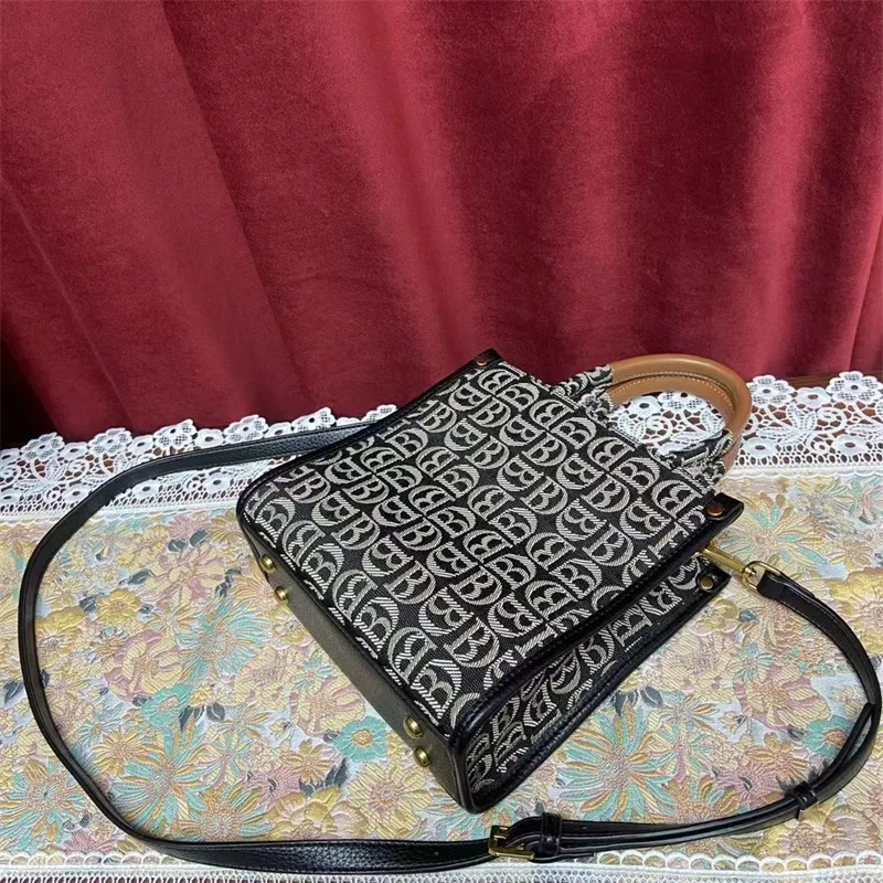 Luxurious Letter Embroidered Line Piano Spectrum Handbag Denim Women's Bag 2023 New Single Shoulder Satchels Wallet Sac