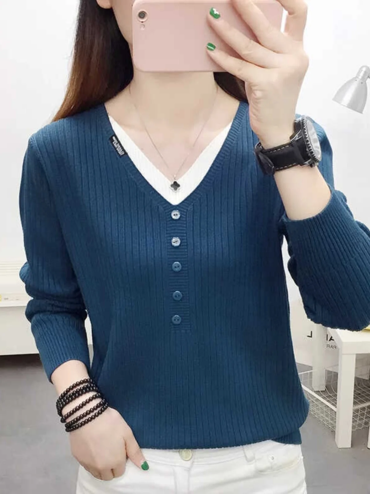 V-neck Sweater Women Spring and Autumn Knitted Fake Two Pieces Top 2024 New Loose Long sleeve Short Bottoming Shirt Inner wea... |