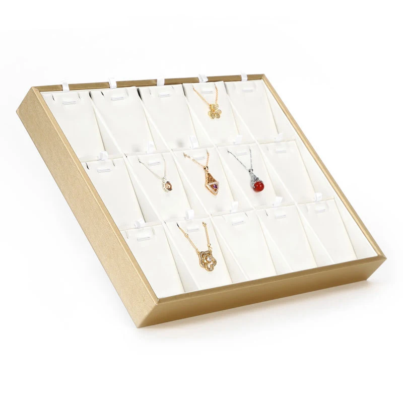 Золотая матовая табличка для демонстрации ожерелья несколько реквизитов