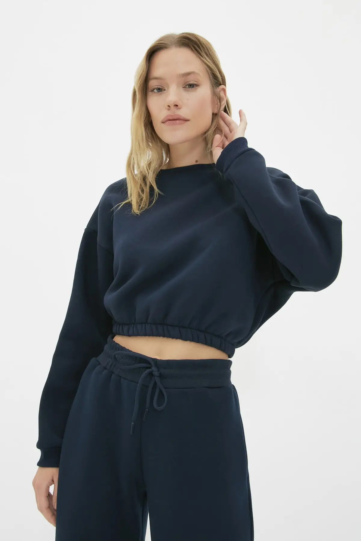 

Trendyol Raglan Sleeve Crop Şardonlu Knitted Sweatshirt TWOAW22SW2001