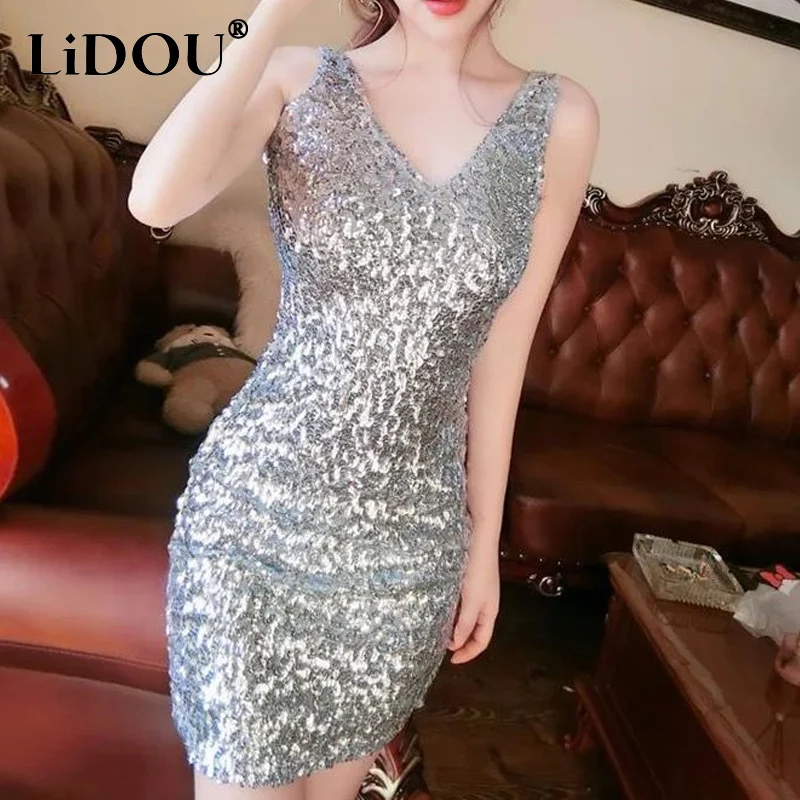 

Женское платье без рукавов, с V-образным вырезом и открытой спиной