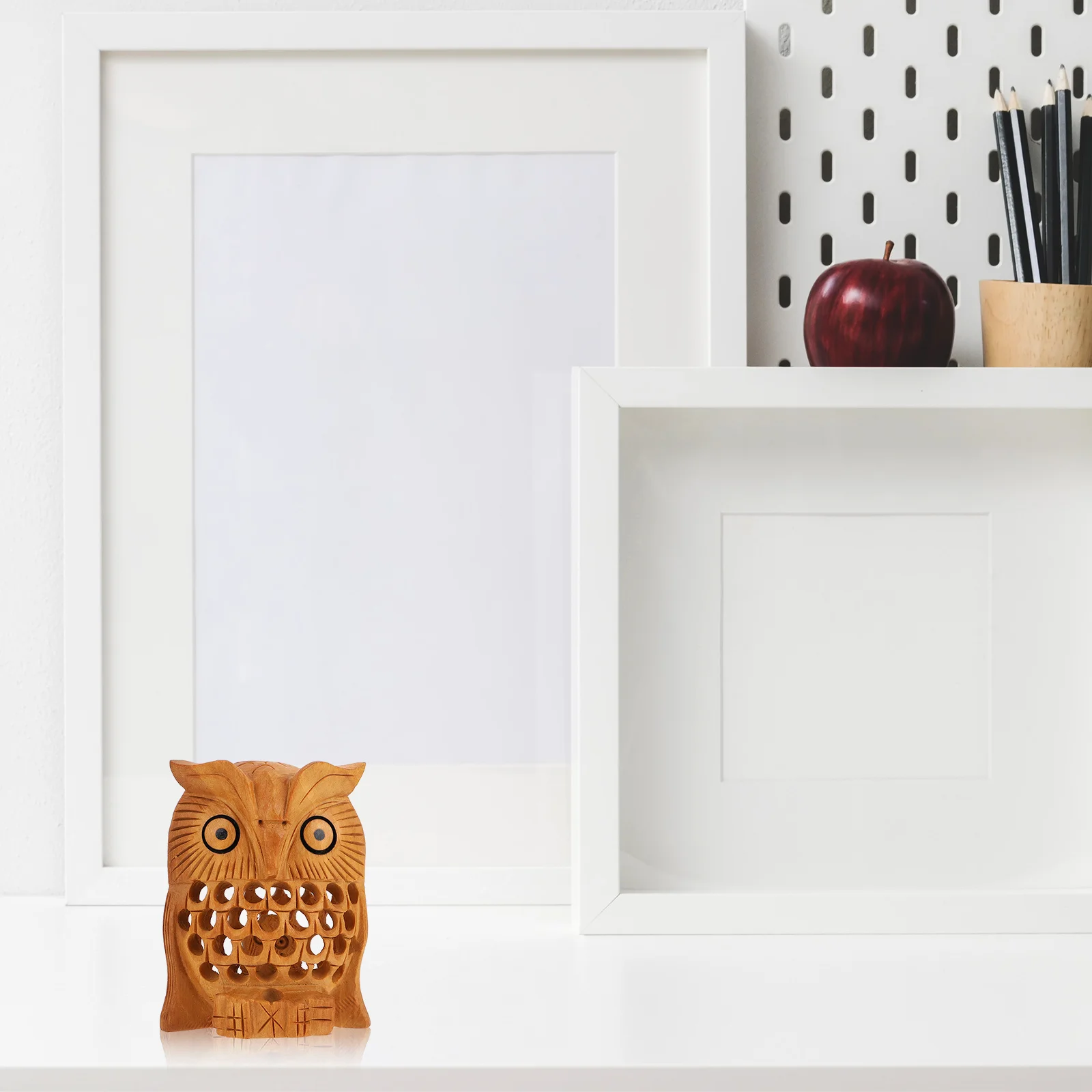 

1pc Decor Figurines Bookshelf Decoration Tabletop Decoration Hollow Carving Crafts