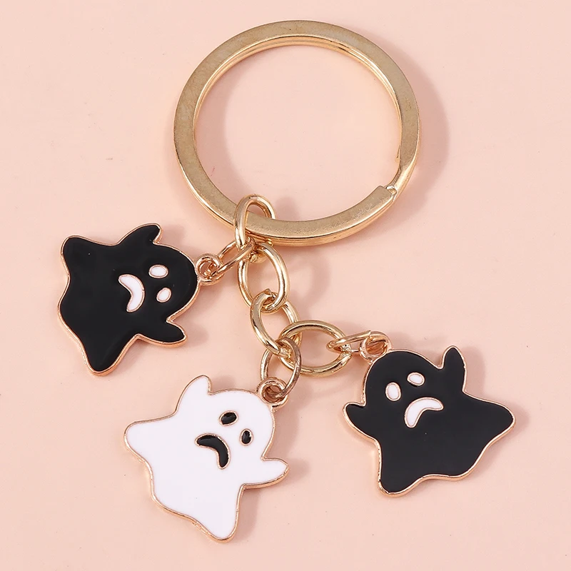 

Cute Enamel Ghost Keychain Halloween Witch Pumpkin Bat Keyring Pendants for Car Key Holder Handbag Decor Jewelry Accessories
