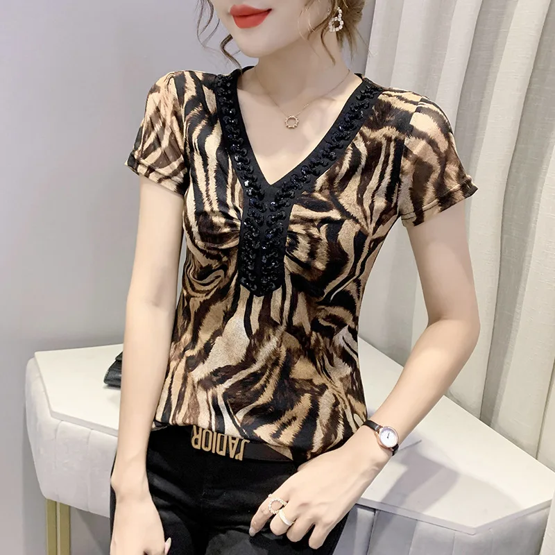 

2022 Summer New Fashion V-neck Beaded Short-sleeved Stitching Printed Mesh T-shirt Women's Foreign Style Bottoming Shirt Women