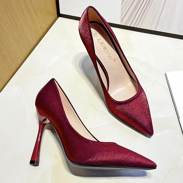 

Winr Red Thin High Heels Wedding Shoes Women Stiletto Autumn Spring New Silk OL Commuter Pointed Toe Pumps Banquet Shoes P0003
