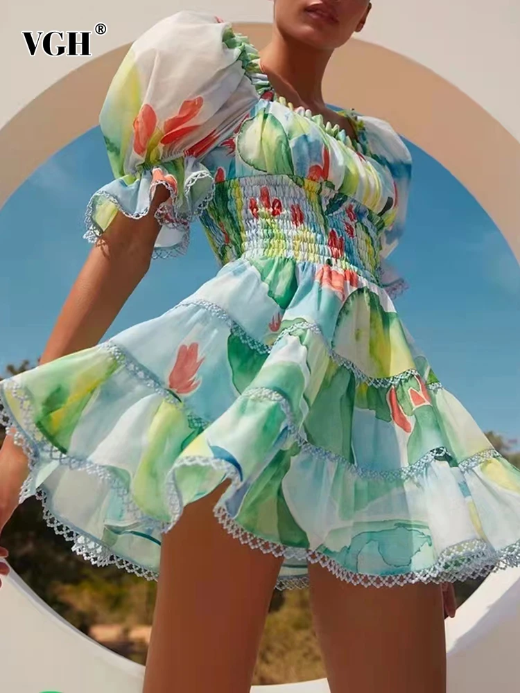 

Женское мини-платье с квадратным вырезом, коротким рукавом-фонариком и сборкой талии